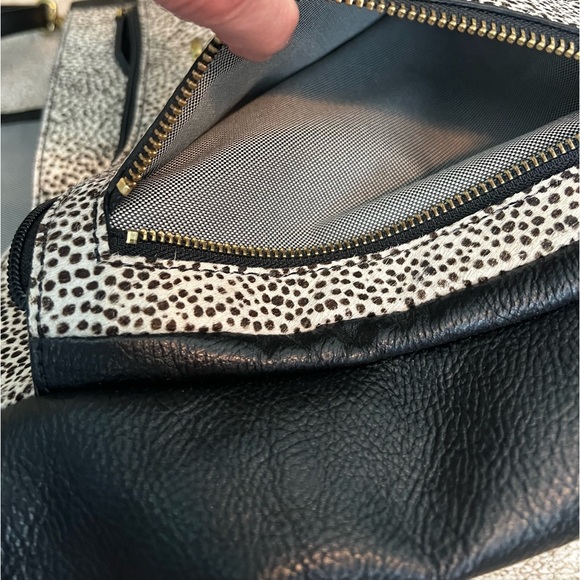 ❤️ Fossil Amelia White Cheetah Black Leather Backpack Shoulder Bag ZB7856504 FS - Picture 8 of 14